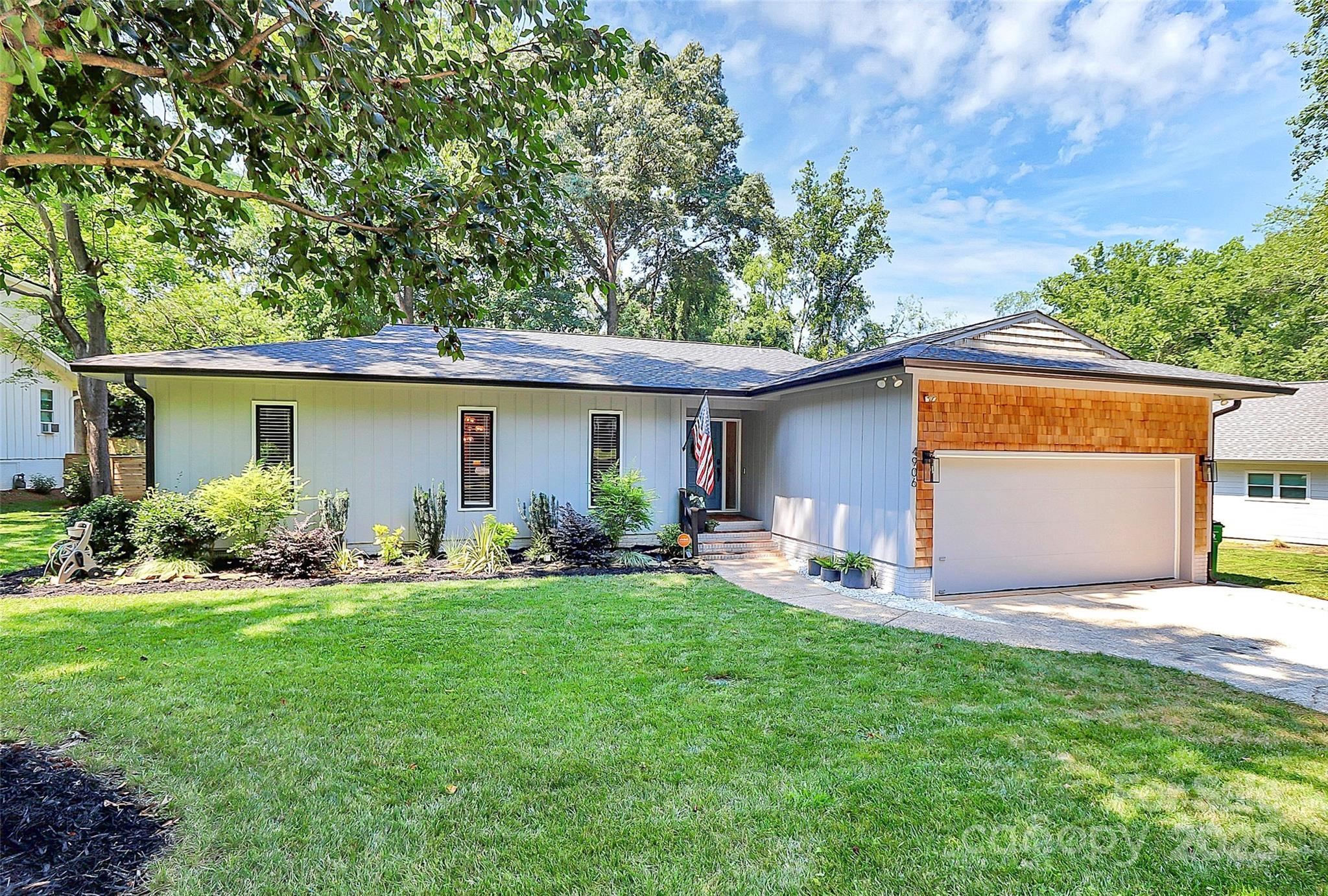 4906 Crooked Oak Lane  Charlotte NC 28226 photo