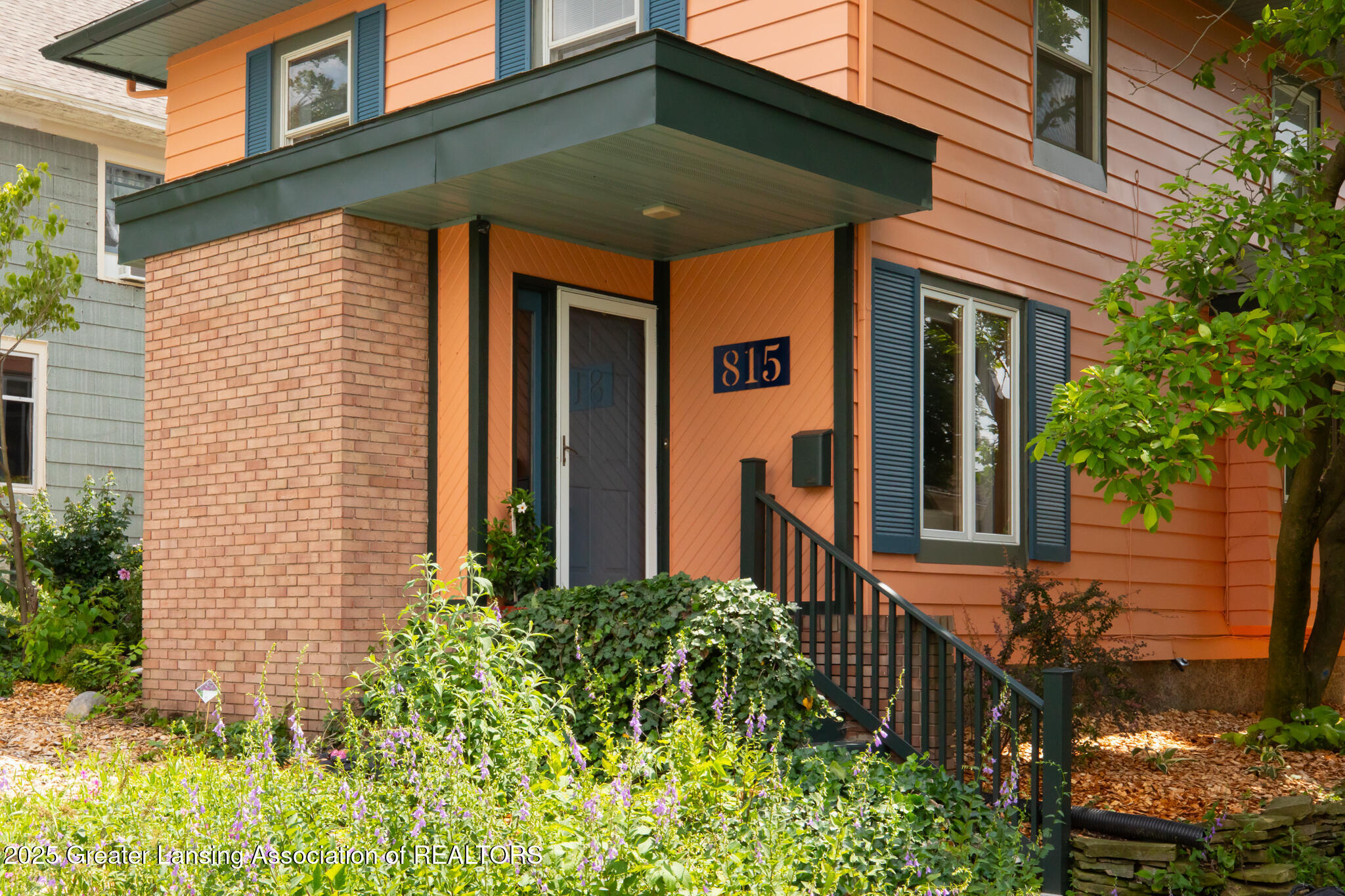 Property Photo: 815 Bancroft Court MI 48915