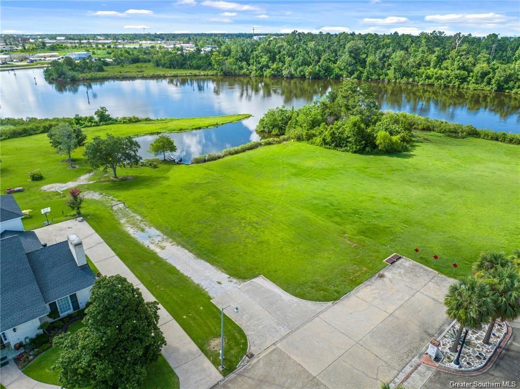 Property Photo: 2035 Charvais Drive LA