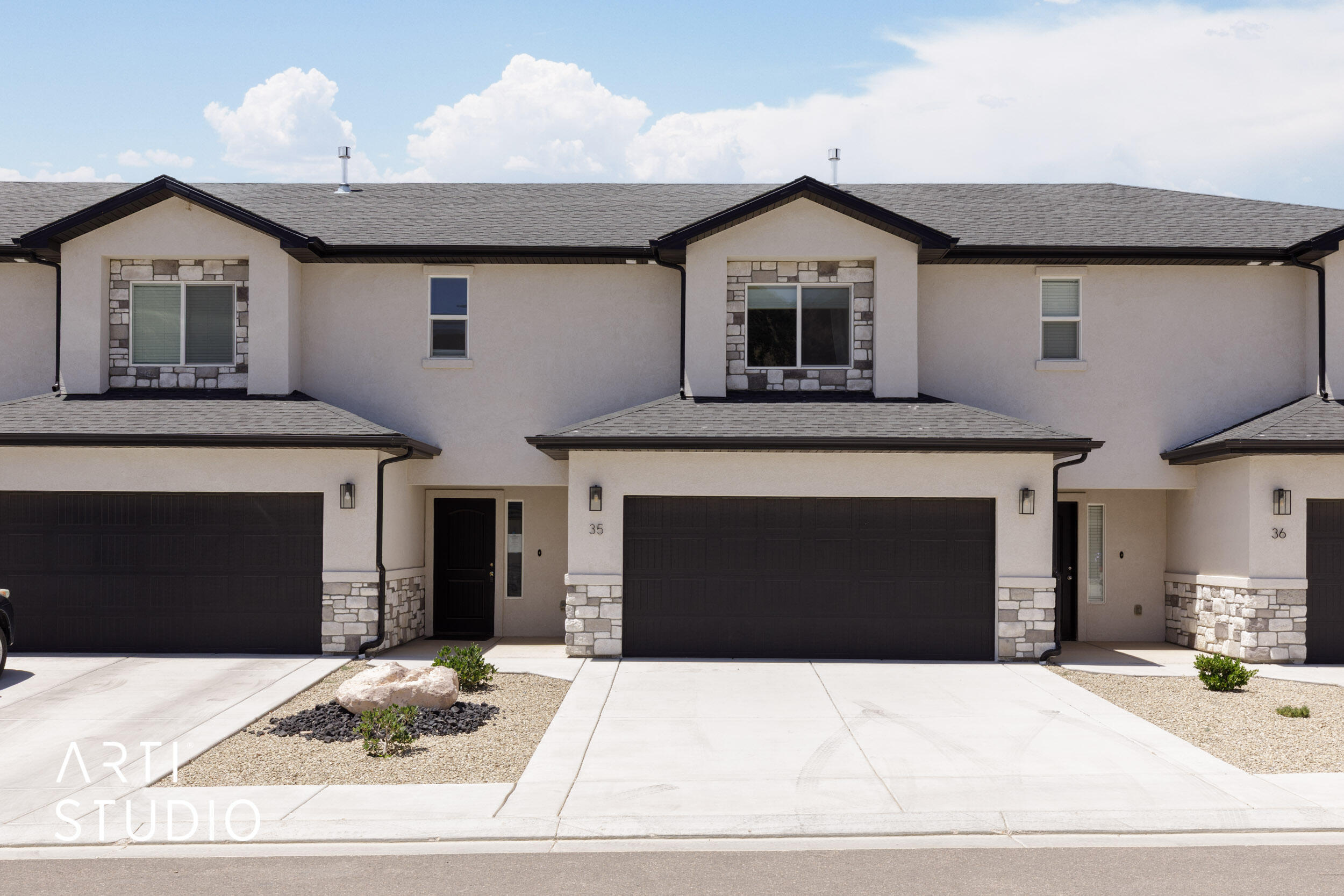 Property Photo: 668 E Fiddlers Cove Dr #35 UT 84721