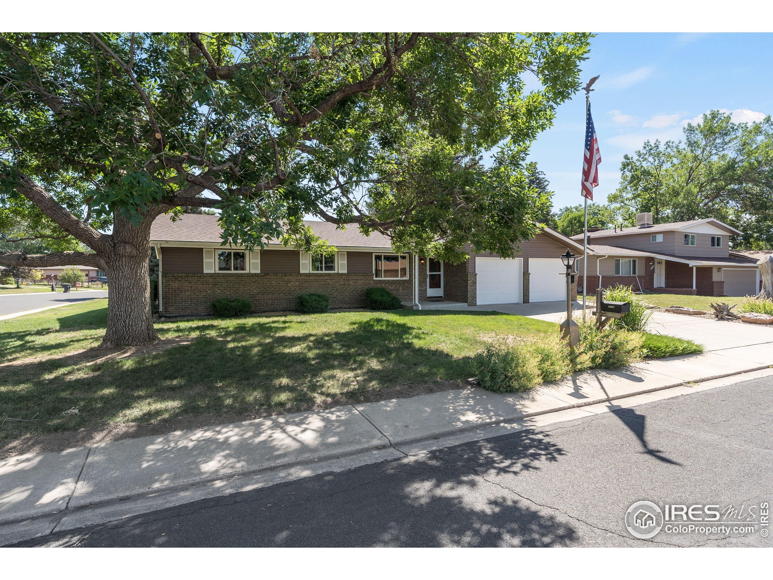 Property Photo: 2442 Collyer St CO 80501