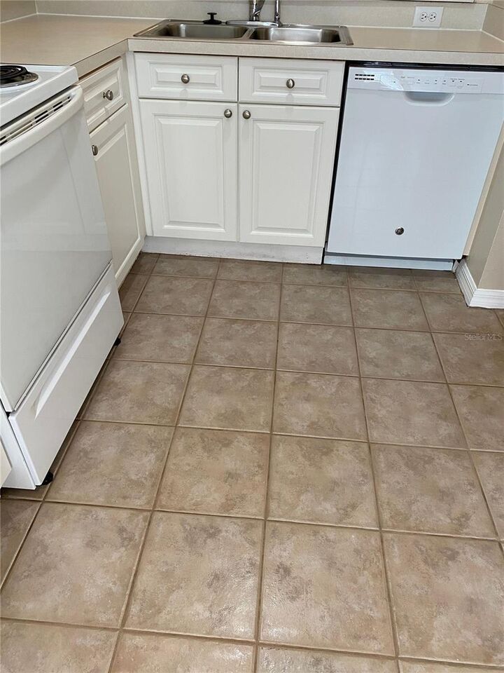Property Photo: 4107 Plantation Cove Drive FL 32810