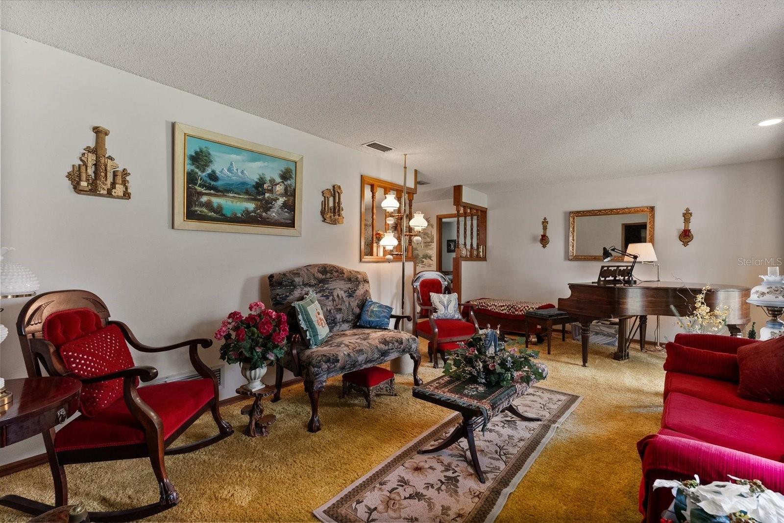 Property Photo: 5268 Pinto Way FL 32810