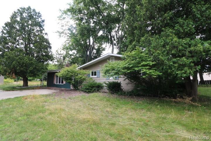Property Photo: 6048 N Lapeer Road MI 48435 9645