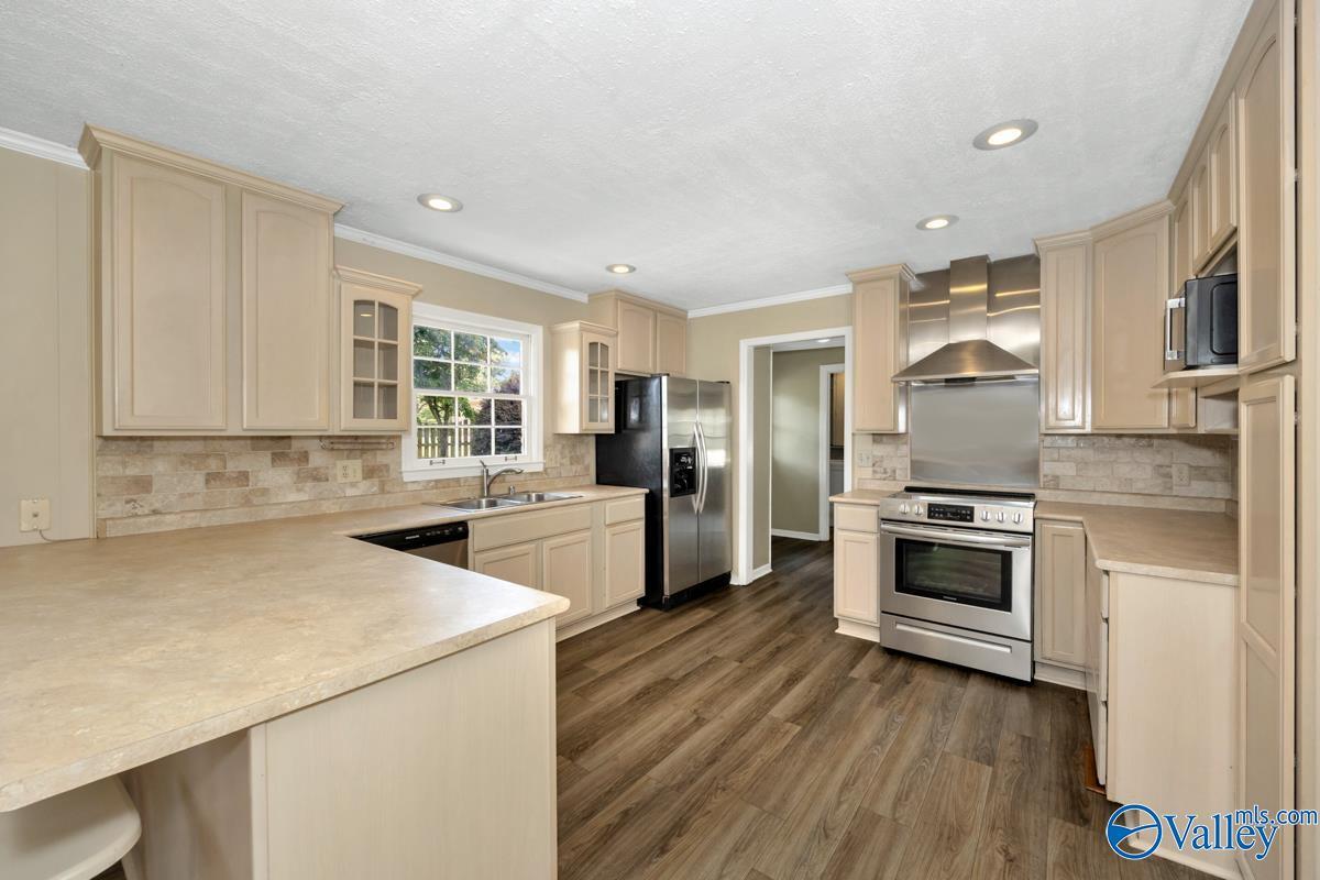 Property Photo: 7401 Hickory Hill Lane AL 35802