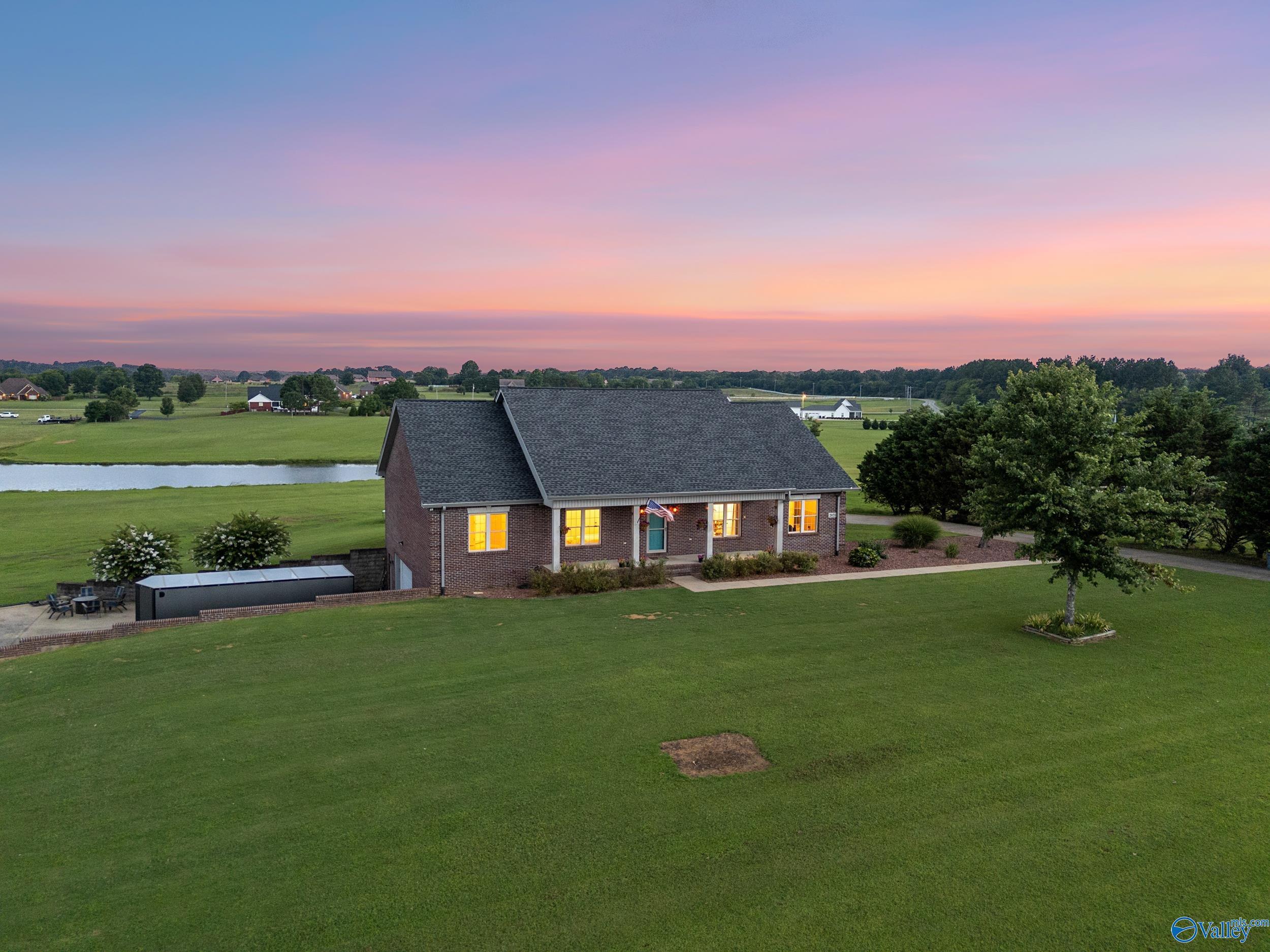 2021 County Road 111  Killen AL 35645 photo