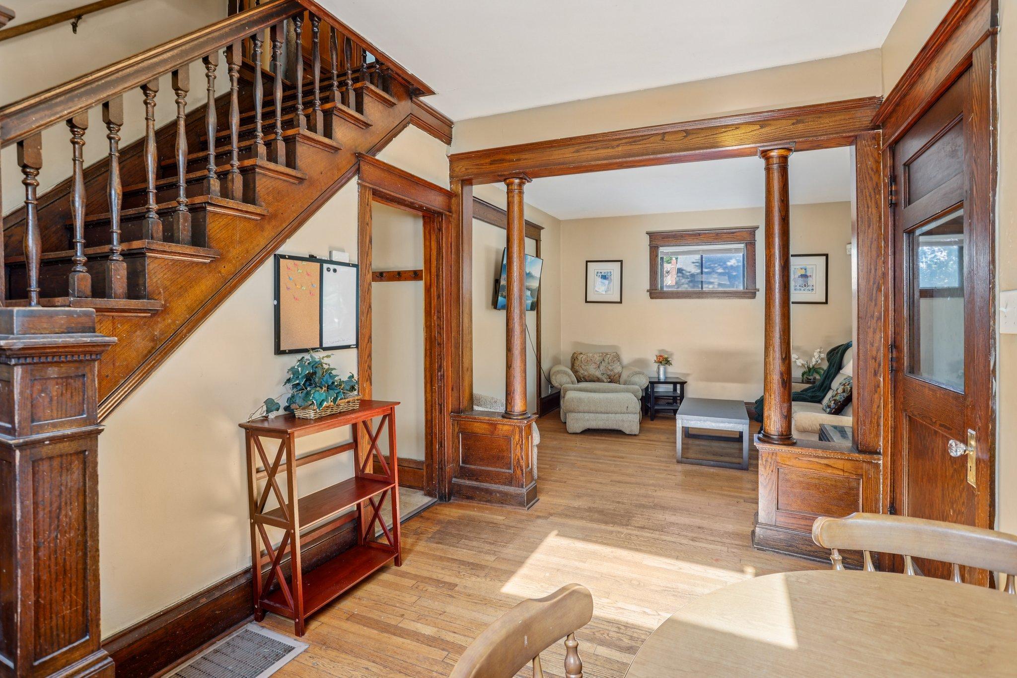 Property Photo:  556 Charles Avenue  MN 55103 