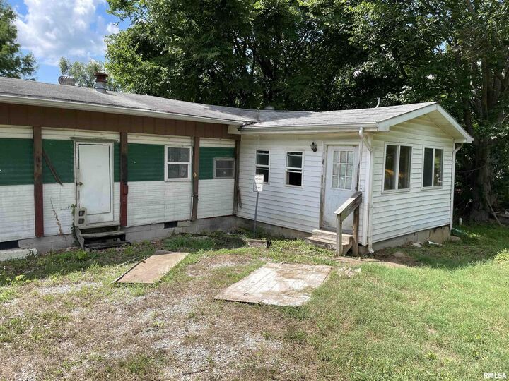 Property Photo: 106 E Pine Street IL 62905