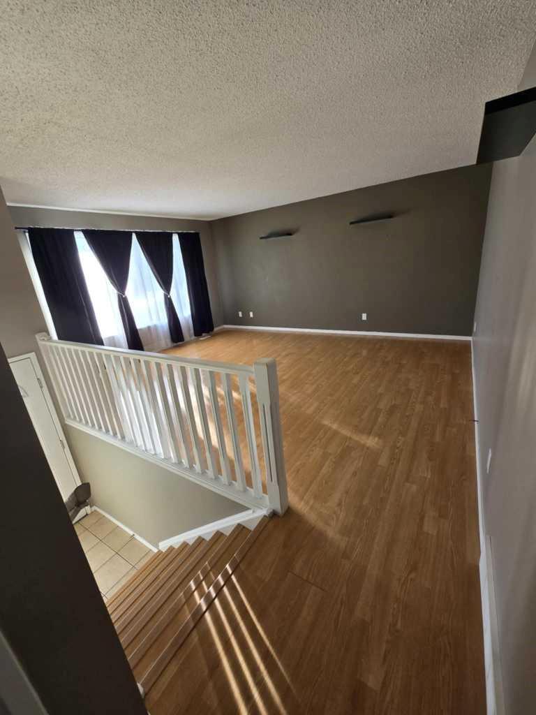 Property Photo:  8702 96 Street  AB T8V 3C9 