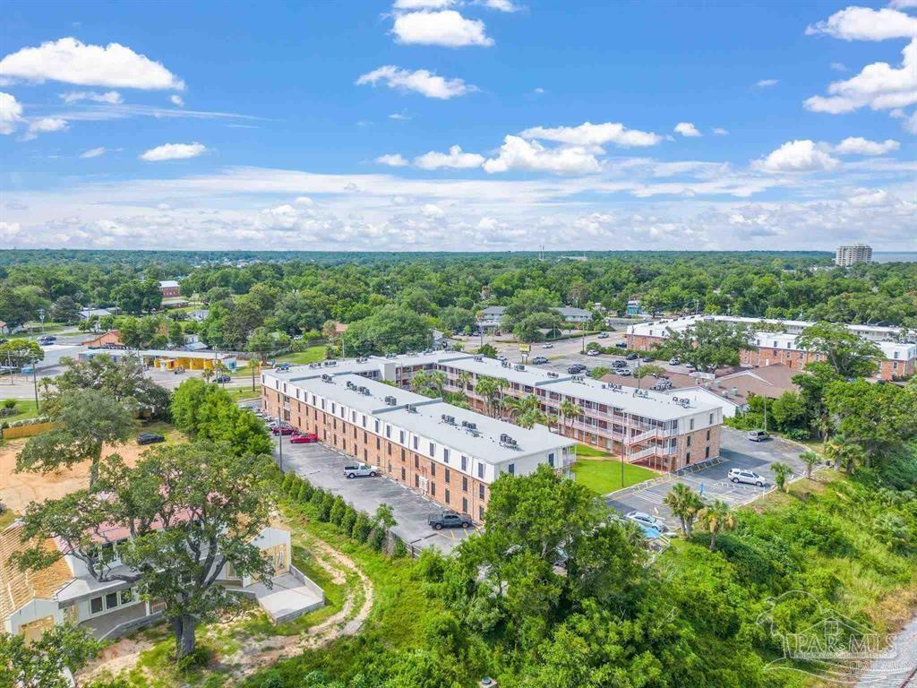 Property Photo: 600 Scenic Hwy 117 FL 32503
