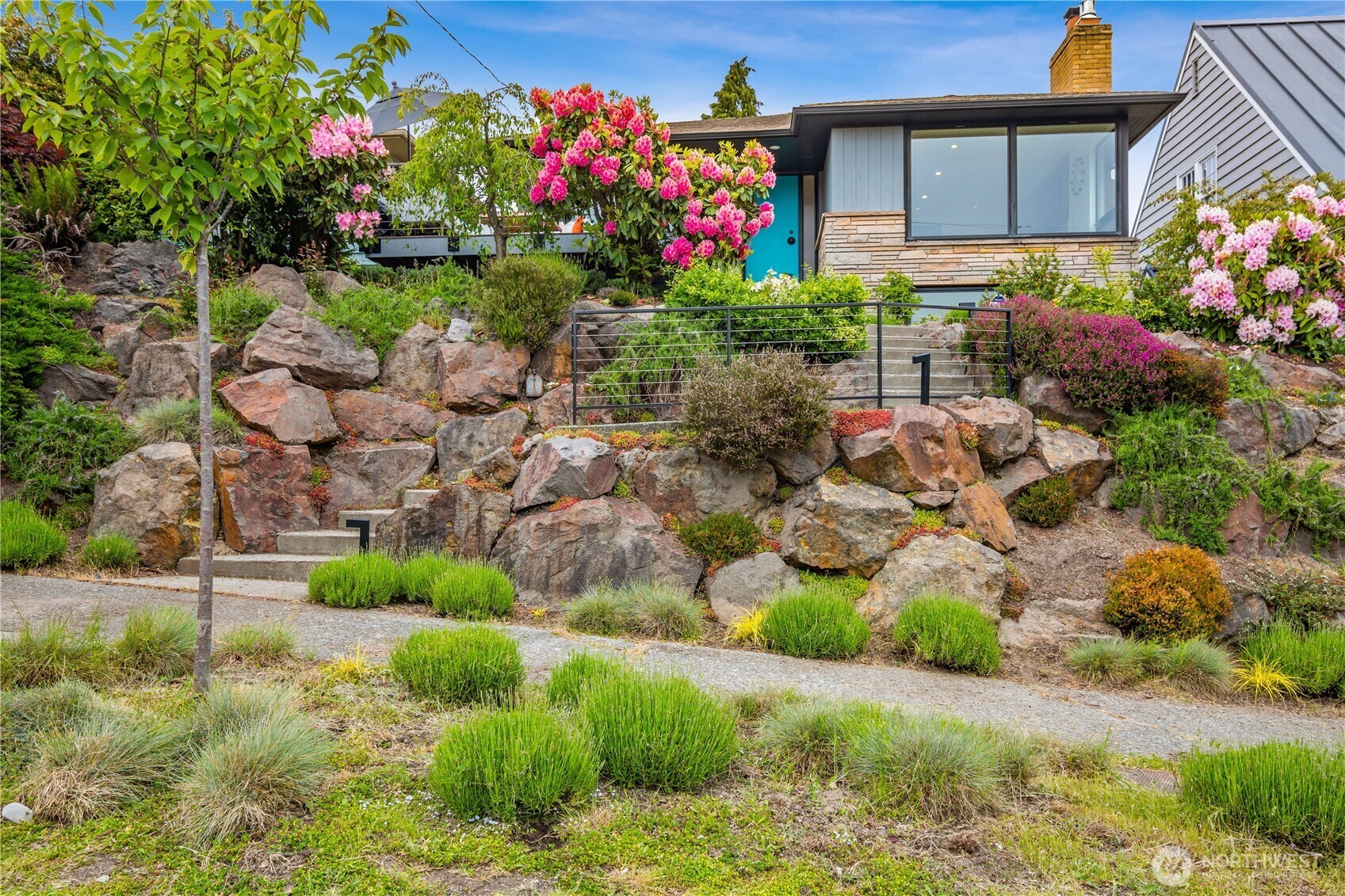 Property Photo: 2626 W Lynn Street WA 98199