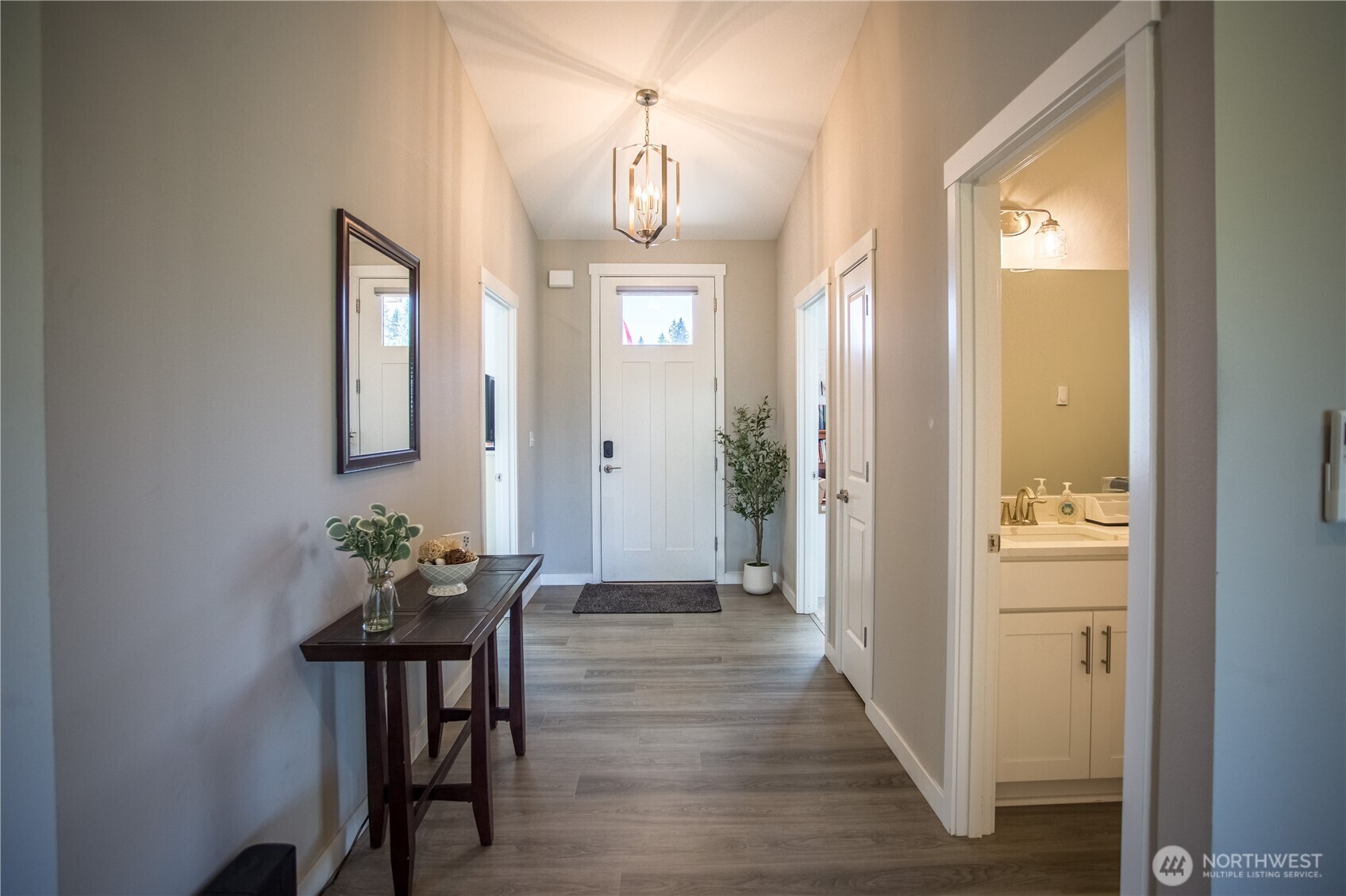 Property Photo:  701  Myers Street SE  WA 98576 