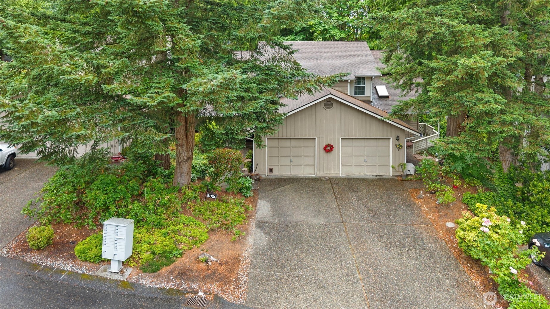 Property Photo: 8609 137th Avenue NE WA 98052