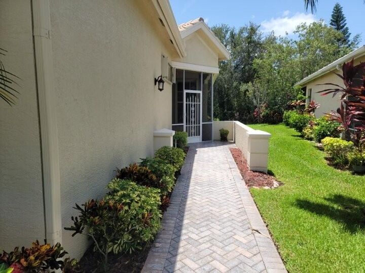 Property Photo:  798 SW Munjack Circle  FL 34986 