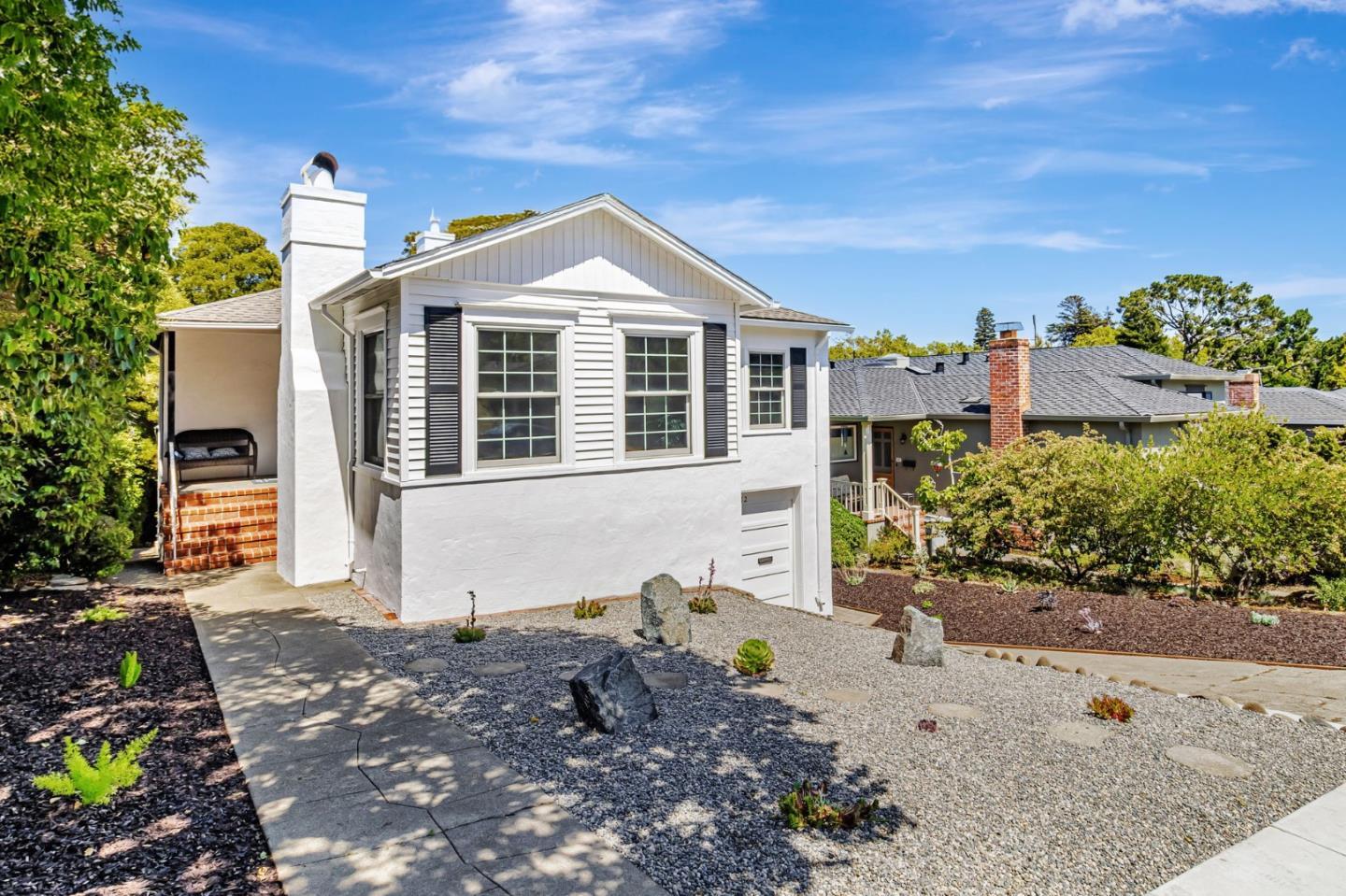 Property Photo: 382 El Paseo CA 94030