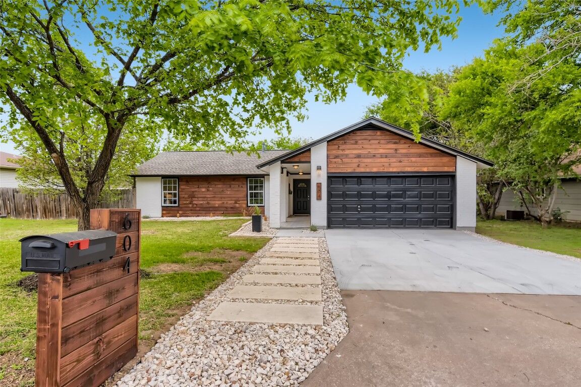 Property Photo: 604 Garden Path Drive TX 78664