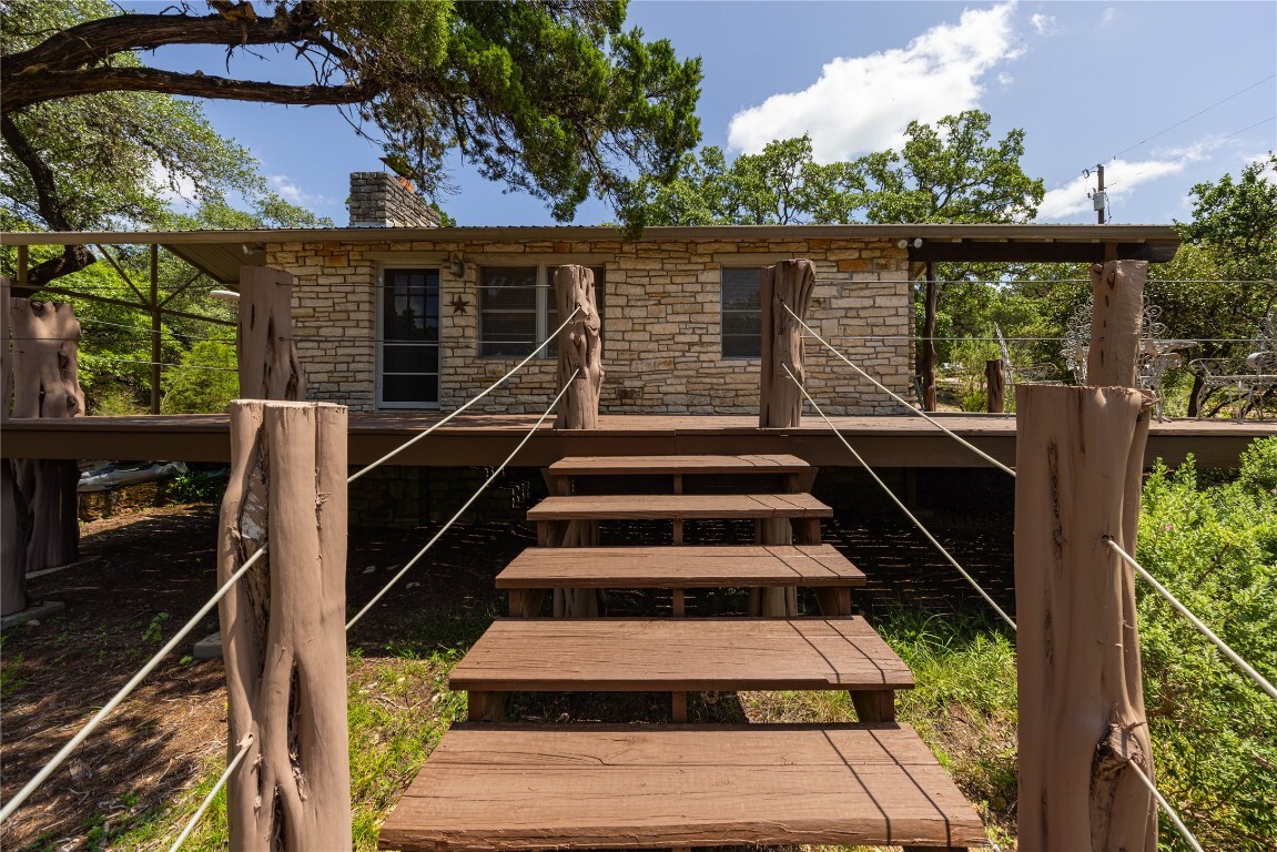 Property Photo:  