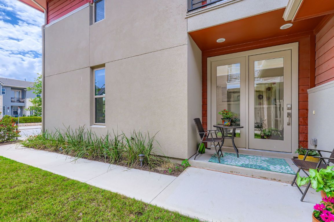 Property Photo: 4400 E Vaughan Street E TX 78723