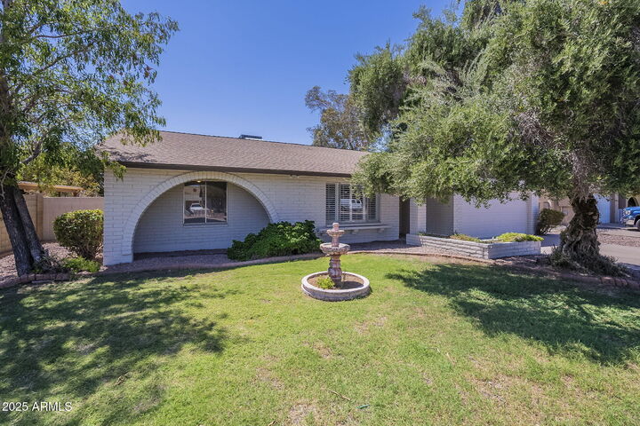 14220 N 27th Drive  Phoenix AZ 85053 photo
