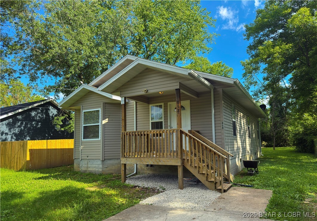 Property Photo: 868 East Street MO 65536