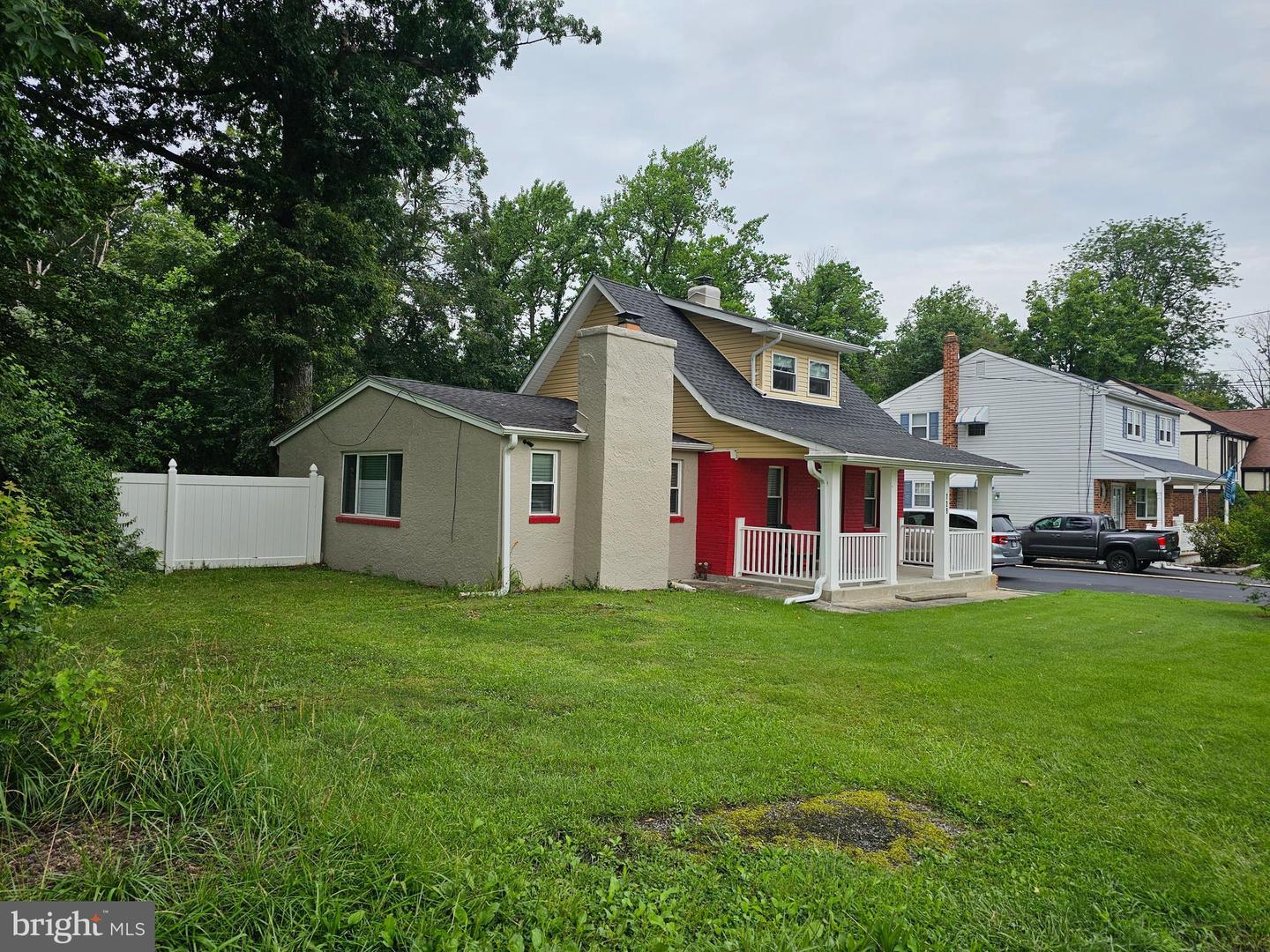 Property Photo: 729 Milmont Avenue PA 19081