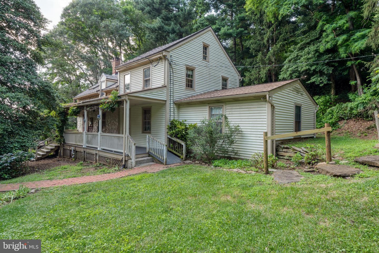 Property Photo: 1592 White Oak Road PA 17579