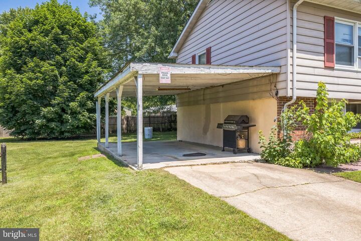 Property Photo:  2 Kildoon  DE 19702 