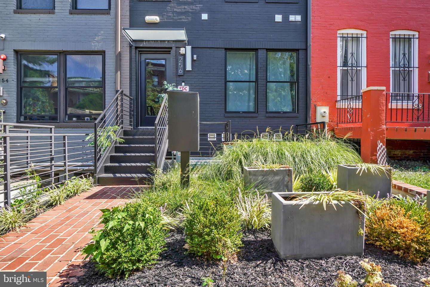 256 15th Street SE 1  Washington DC 20003 photo