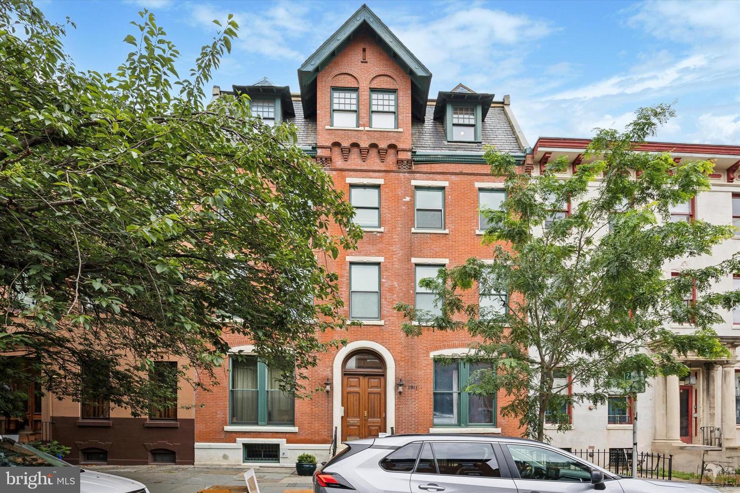Property Photo: 1911 Green Street 5 PA 19130