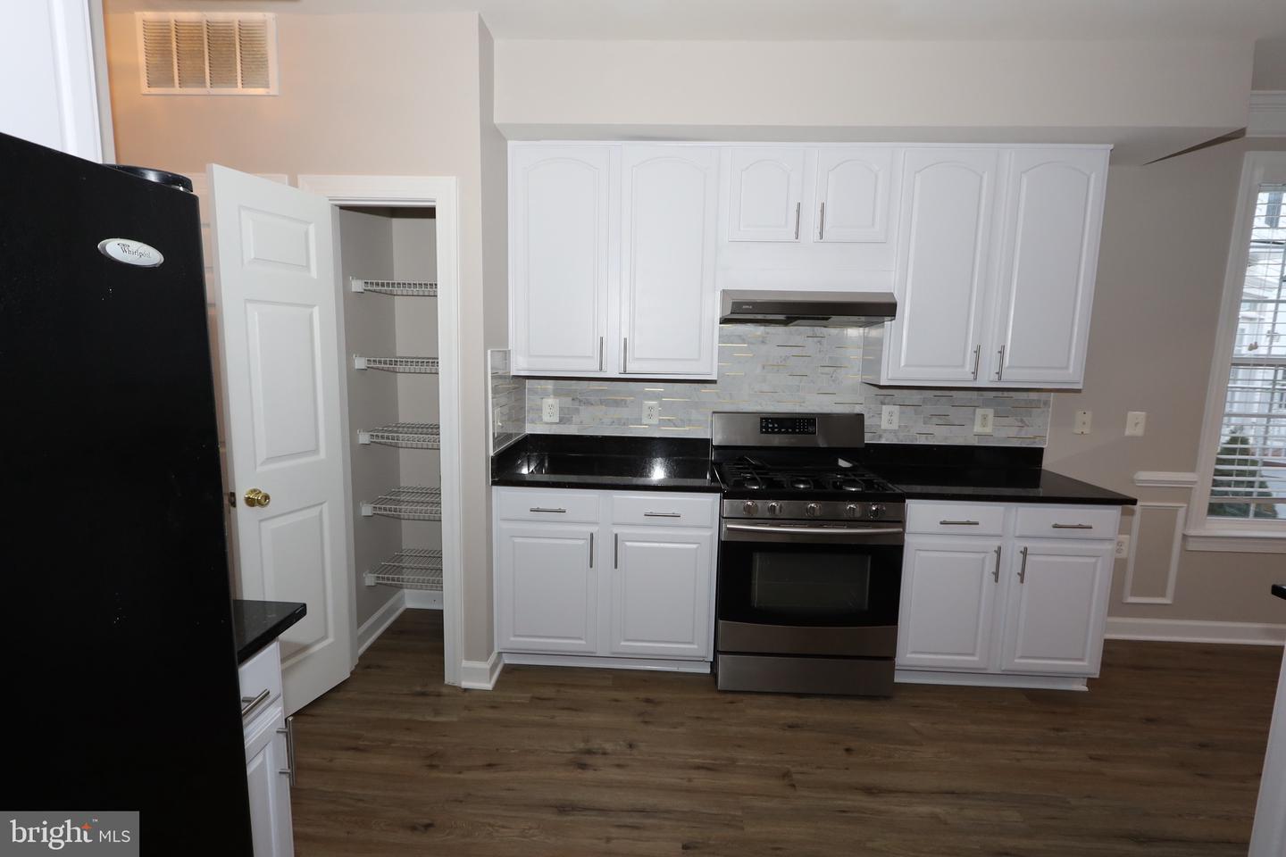 Property Photo: 13550 Davinci Lane 89 VA 20171