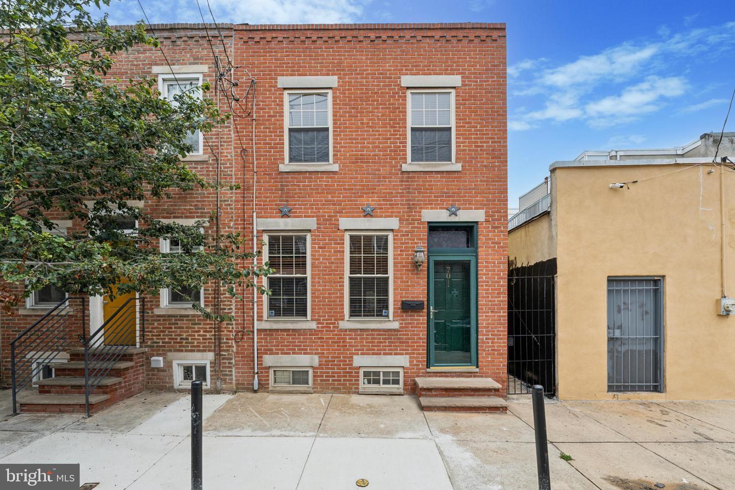 Property Photo:  701 Sigel Street  PA 19148 