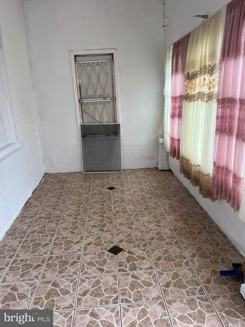 Property Photo: 4941 N Front Street PA 19120