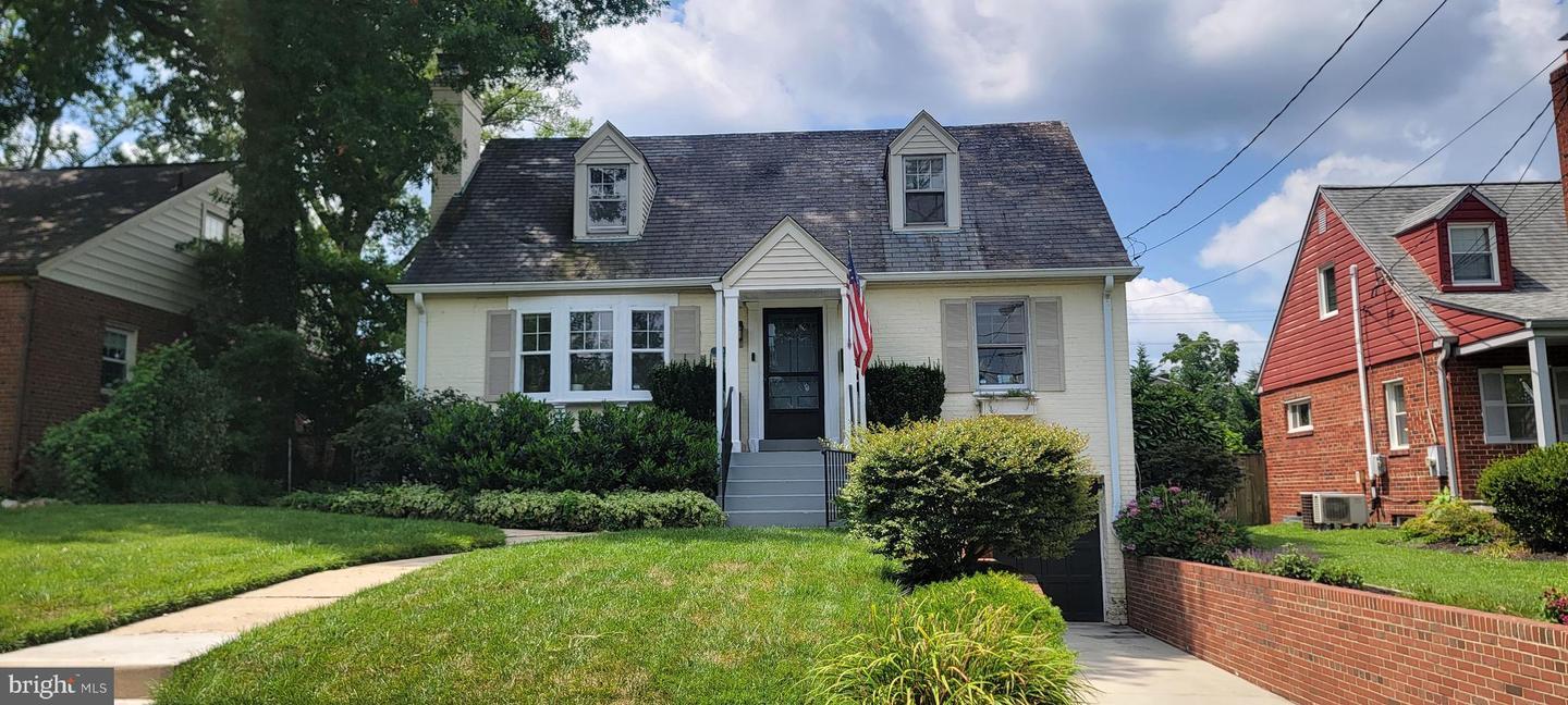 309 Timberwood Avenue  Silver Spring MD 20901 photo
