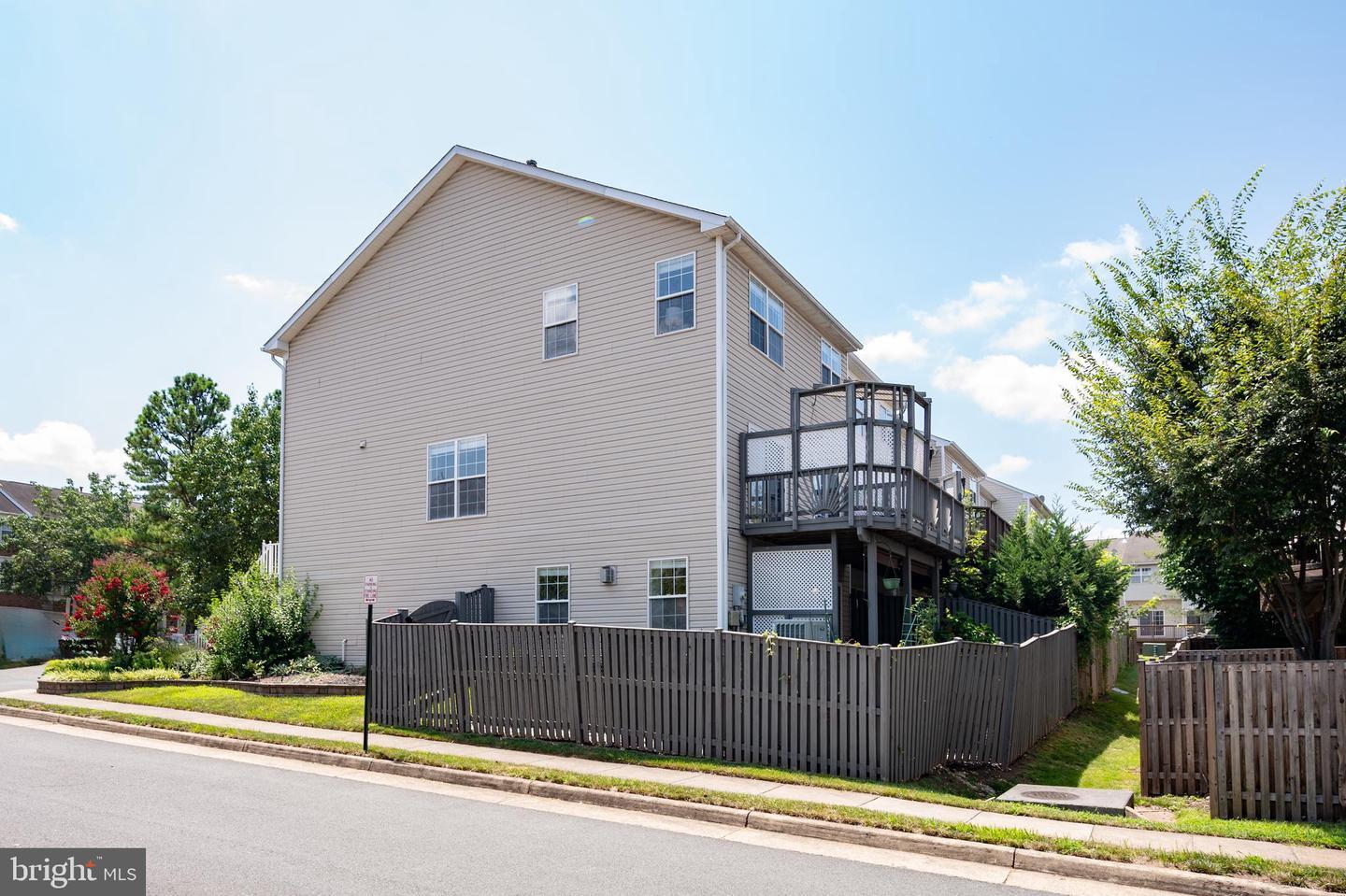 Property Photo:  47396 Victoria Falls Square  VA 20165 