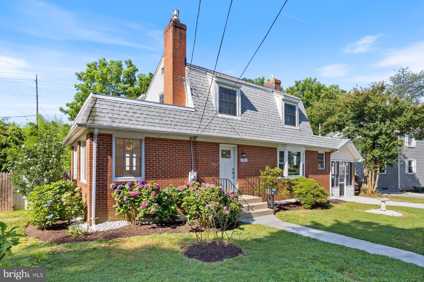 Property Photo: 721 Mapleton Road MD 20850
