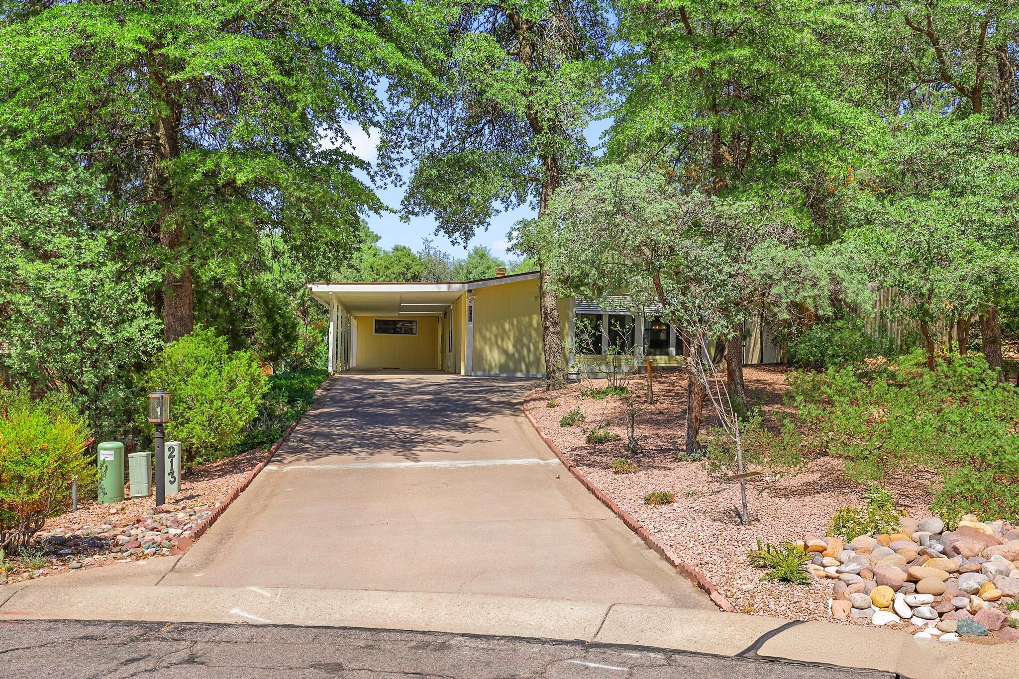 Property Photo: 213 N Whiting Cir AZ 85541