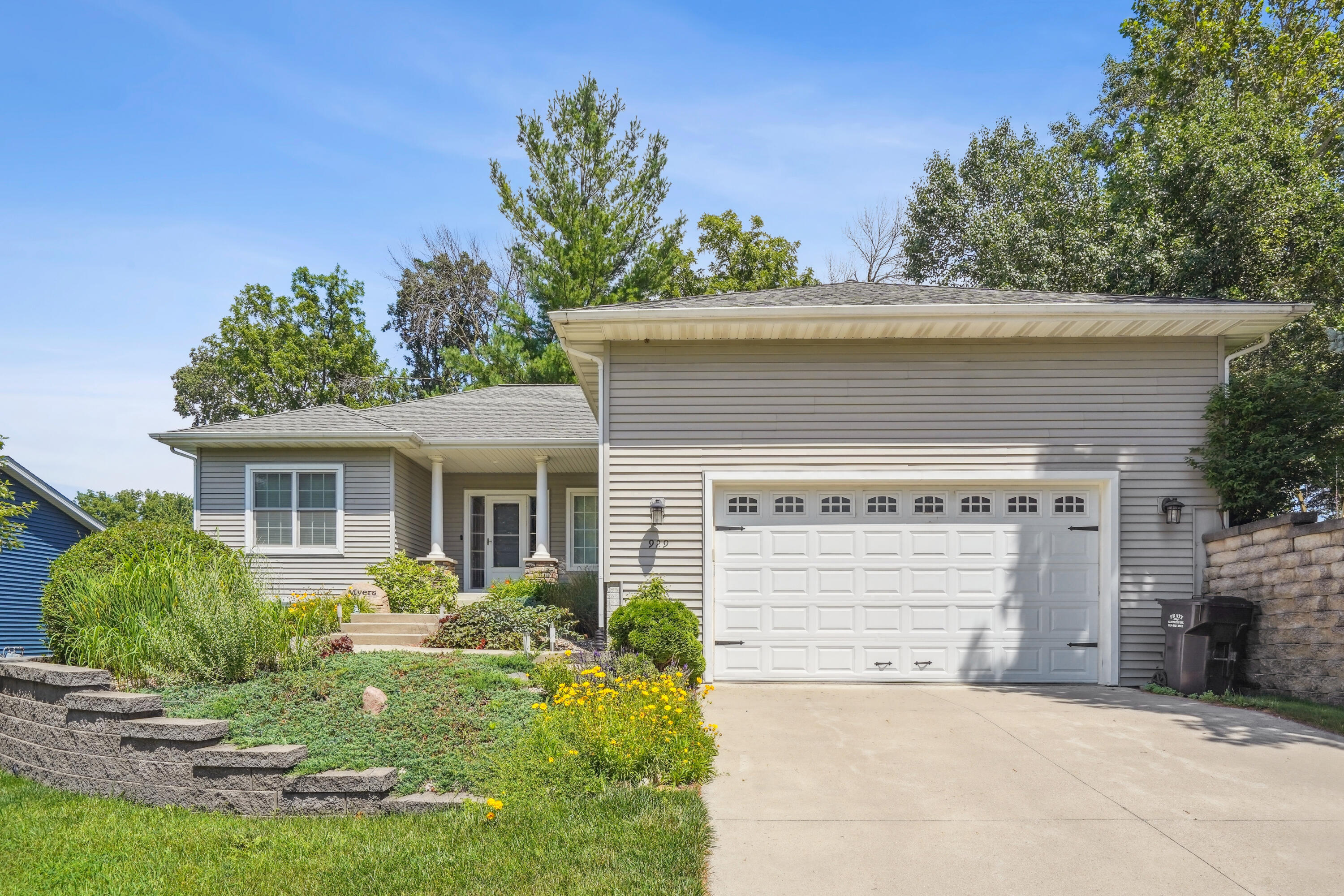 929 Sampson Drive  Nevada IA 50201 photo