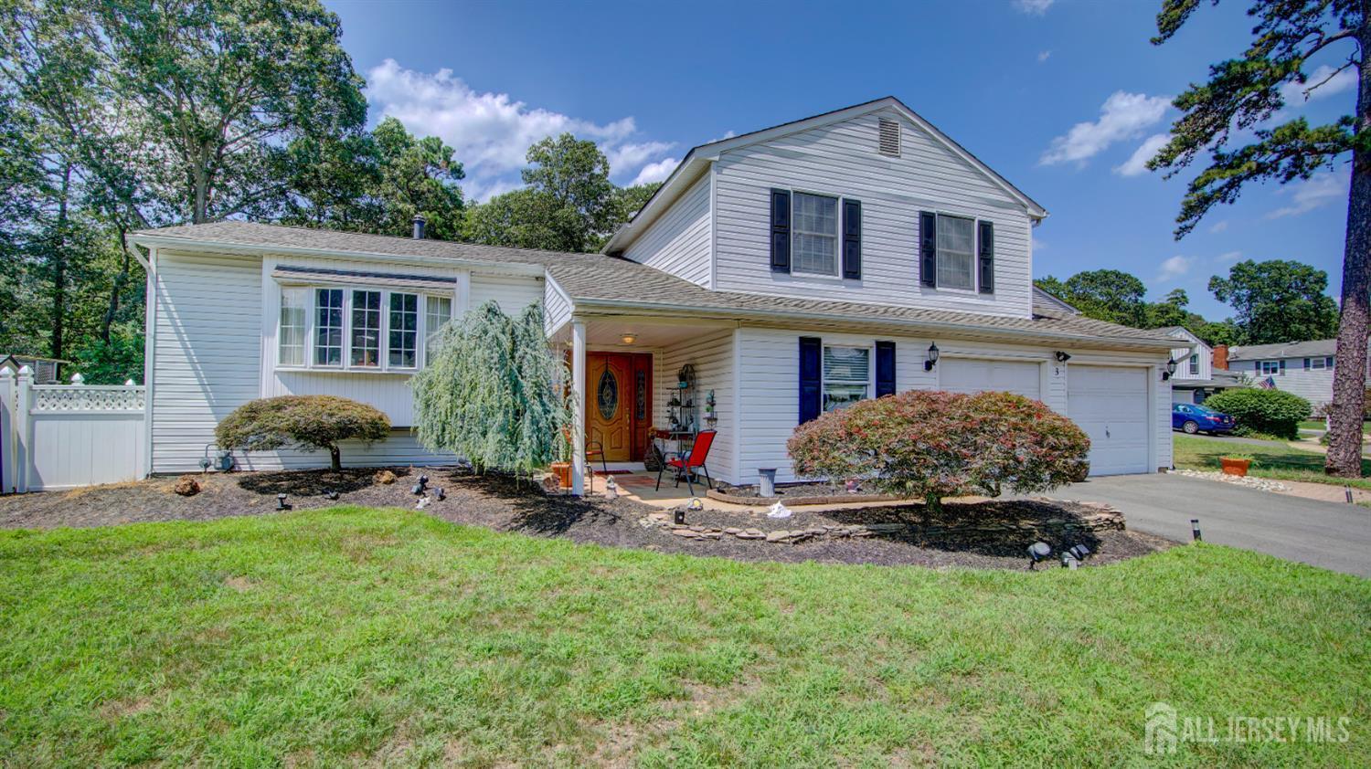 3 Feathertree Court  Howell NJ 07731 photo