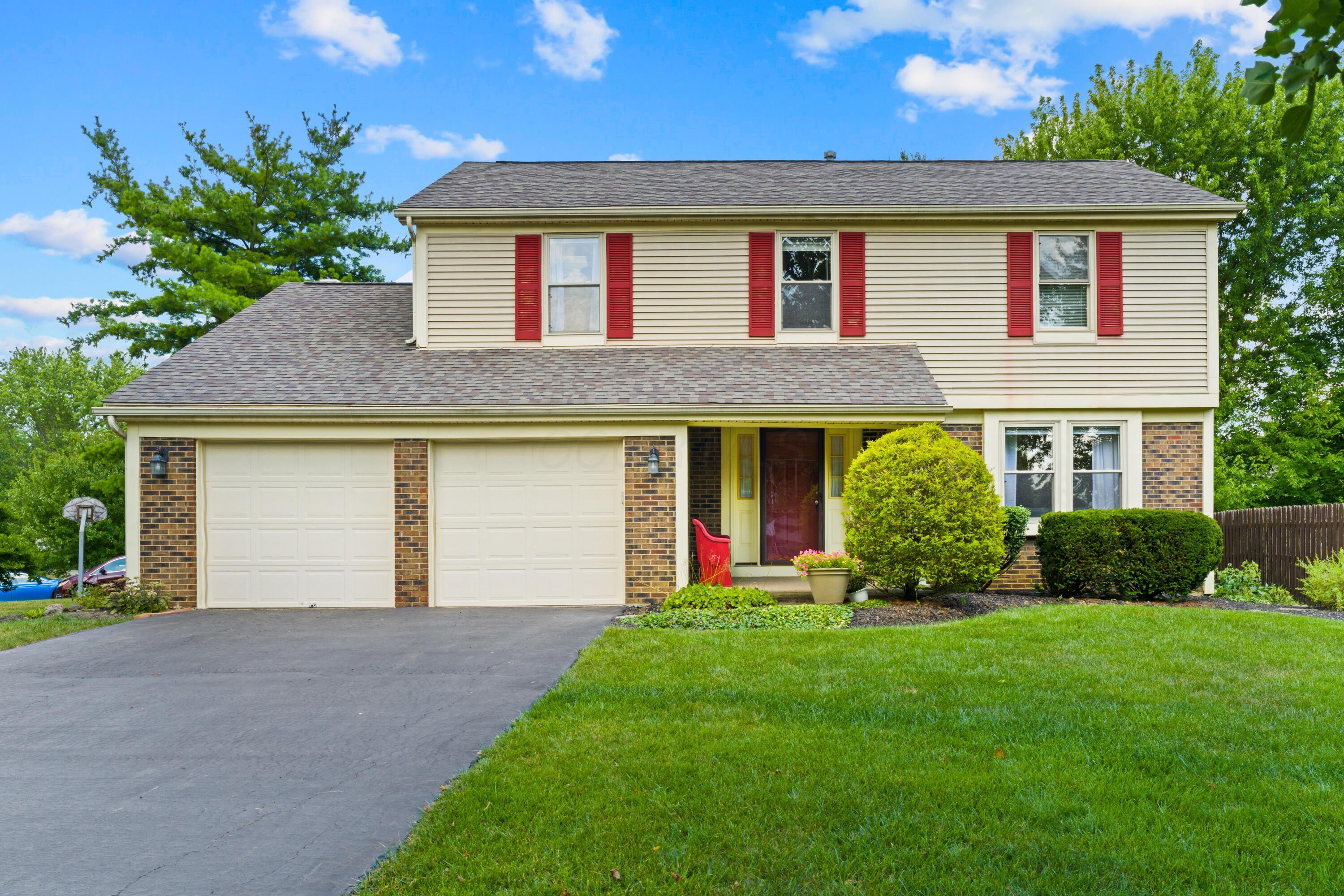 Property Photo: 9 Intermeadows Way OH 43065