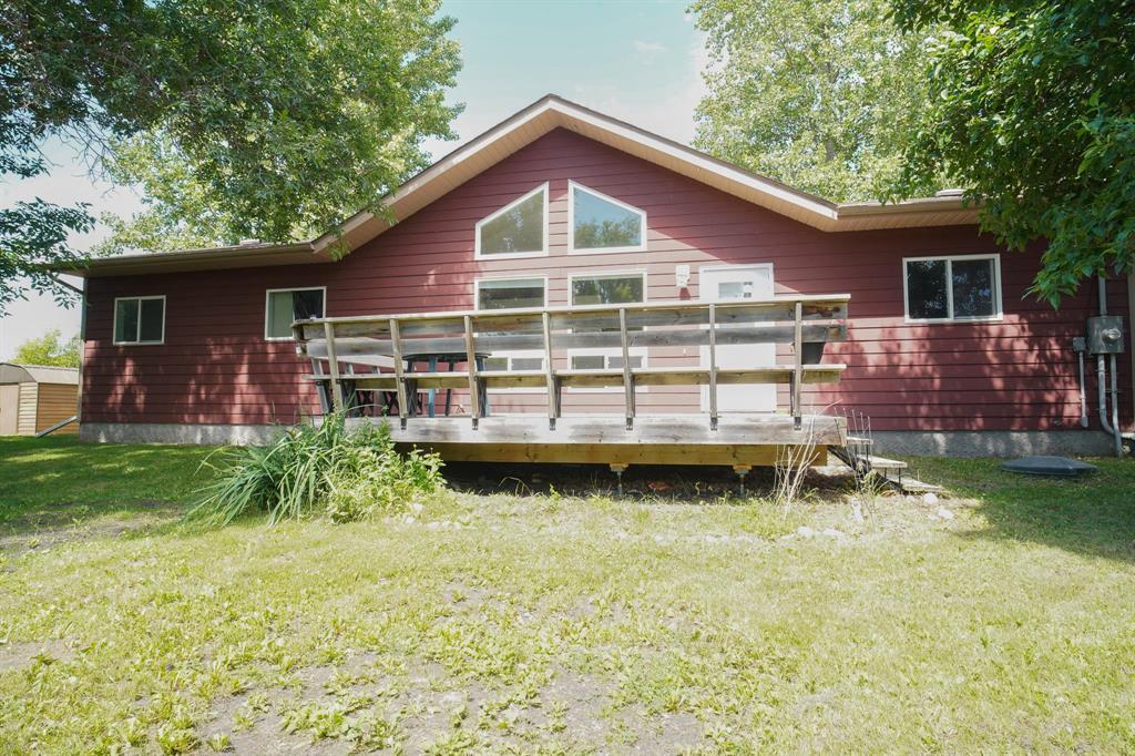 Property Photo:  921 Fourth S Street North  MB R0E 0C0 