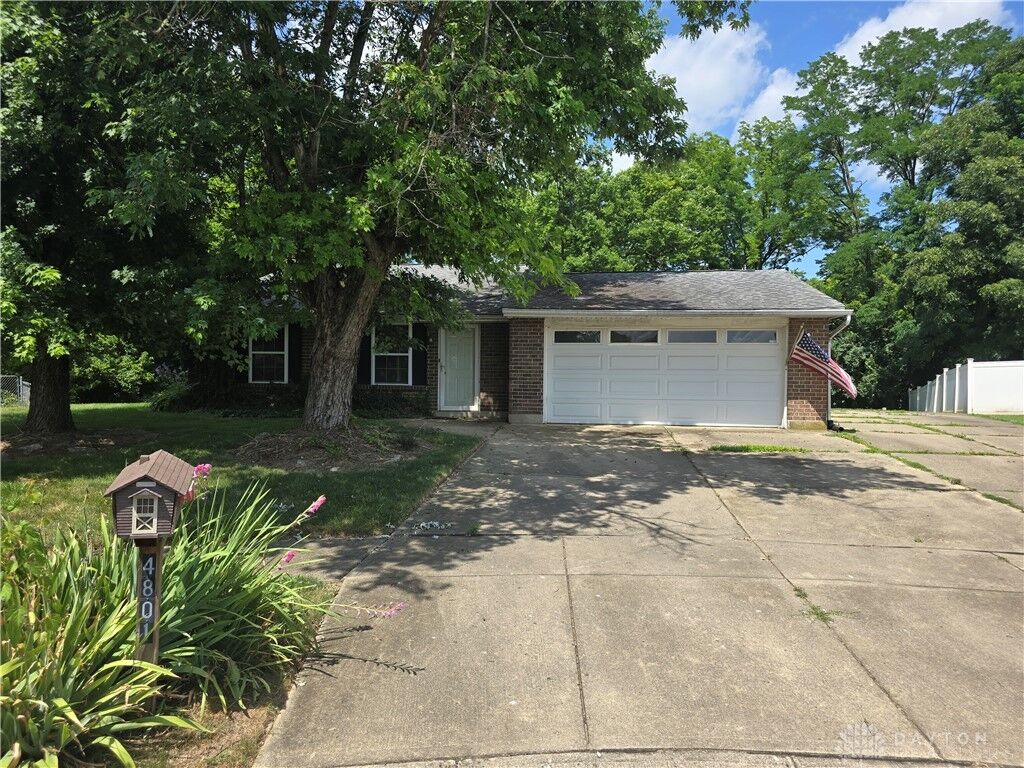 Property Photo:  4801 Creeknoll Court  OH 45424 