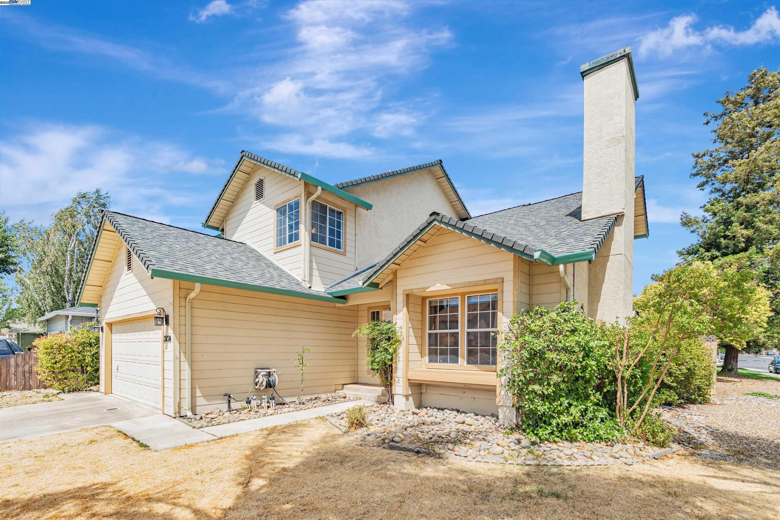 Property Photo: 15150 Hollyhock Ct CA 95330