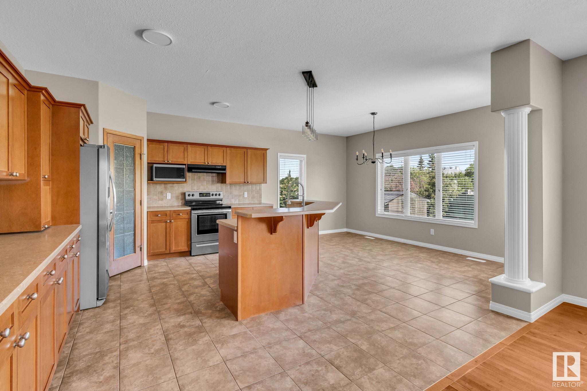 Property Photo: 14 Wesleyan Court AB T8L 0C9