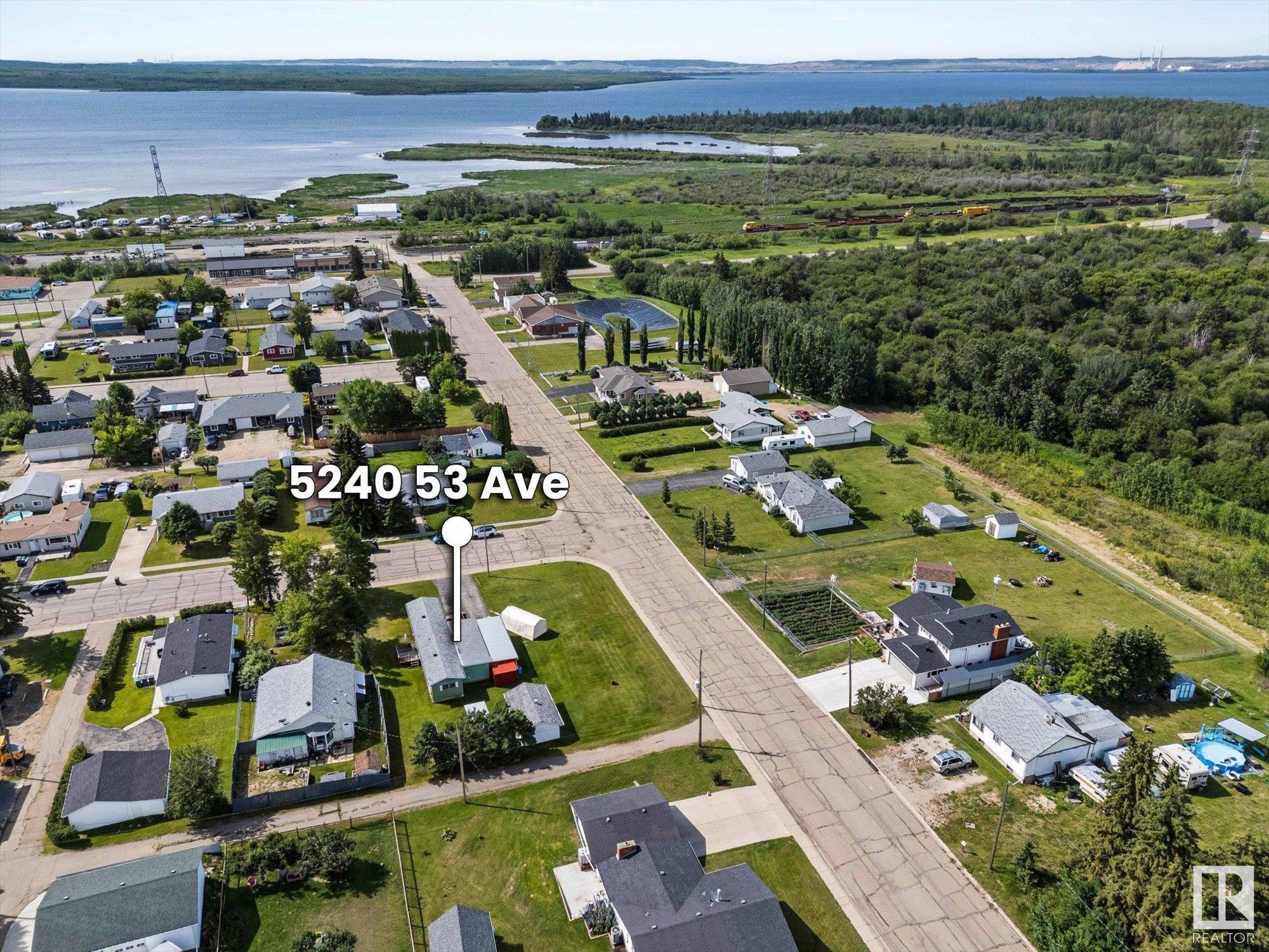 Property Photo: 5240 53 Avenue AB T0E 2K0