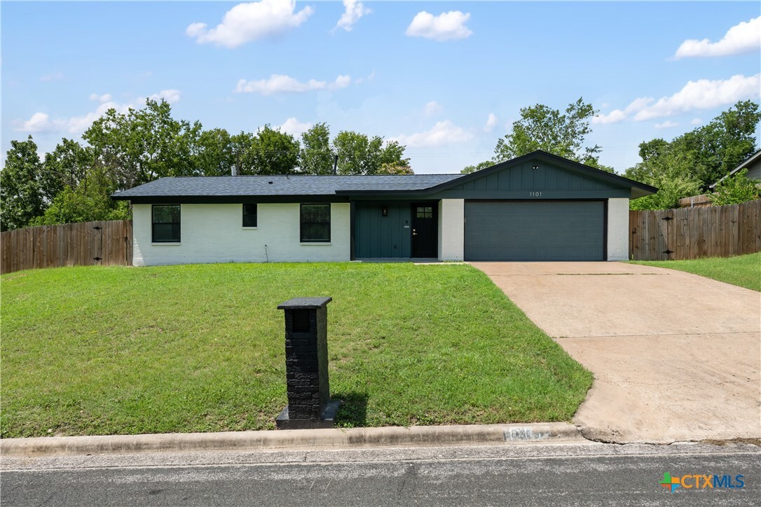 Property Photo: 1101 E Floradale Drive TX 78753