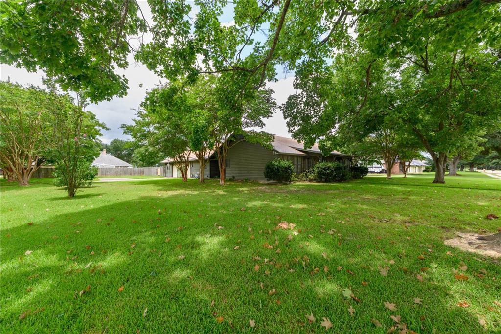 Property Photo: 5252 Lark Lane LA 71303