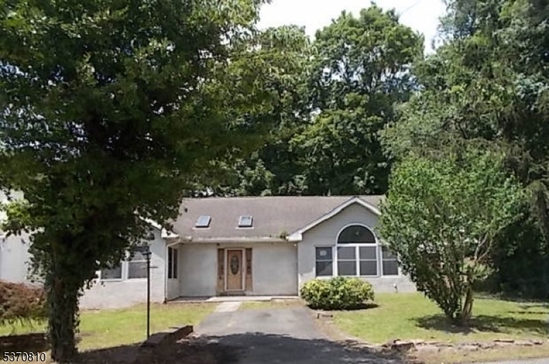 Property Photo:  7 Lorettacong Dr  NJ 07849 