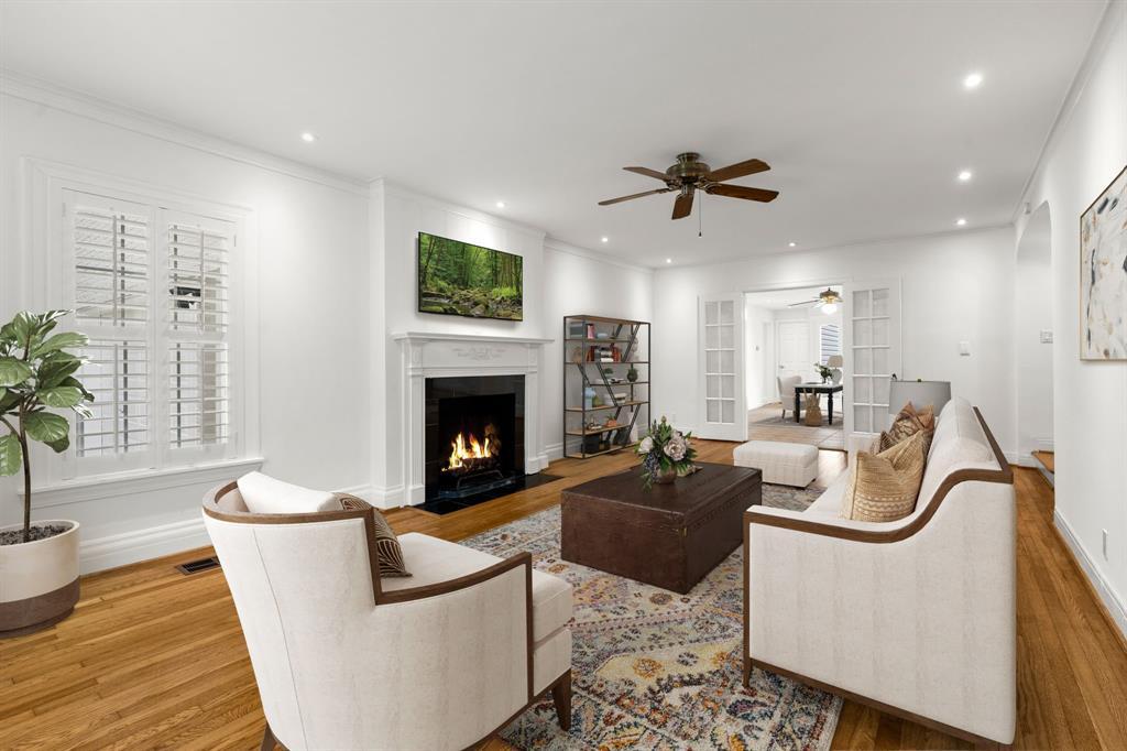 Property Photo:  2409 Dryden Road  TX 77030 