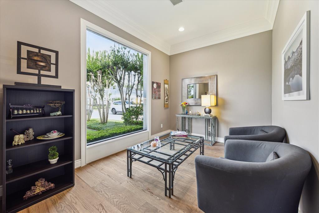Property Photo: 40 E Broad Oaks Drive TX 77056