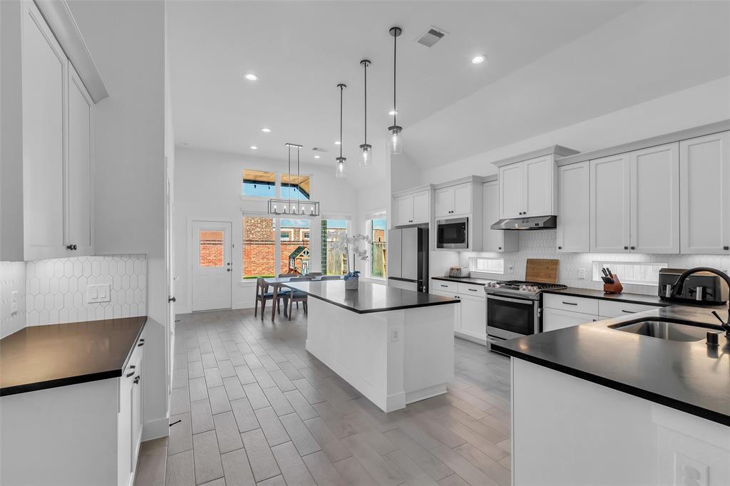 Property Photo: 3376 Voda Bend Drive TX 77493